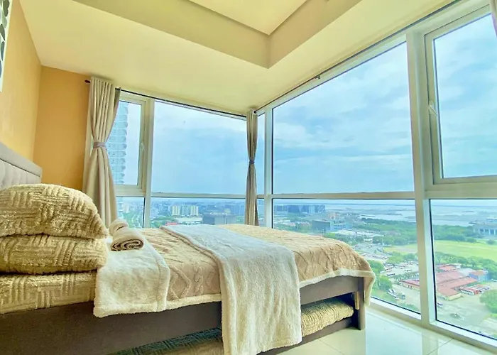 Apartahotel Ultimate Relaxation With Stunning View Of Staycation